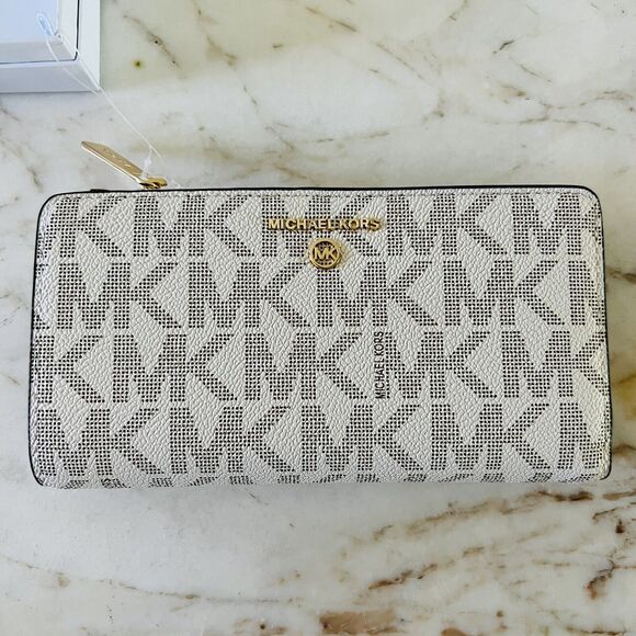 MICHAEL KORS Jet Set Charm Vanilla Lugg Logo Print Top Zip Continental Wallet - Picture 1 of 10